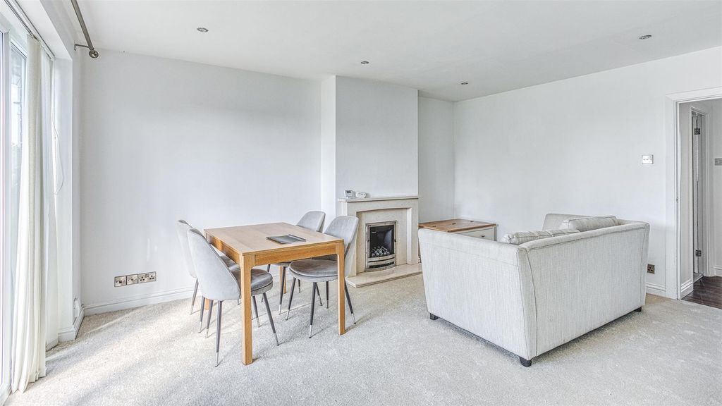 Property photo 3 of 15 316A6316_Hdr.Jpg