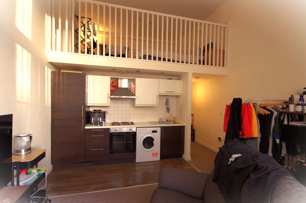 Property photo 2 of 9 4