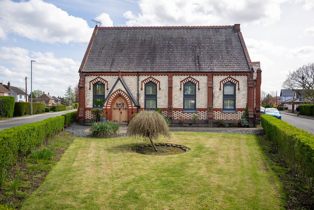 Property photo 2 of 48