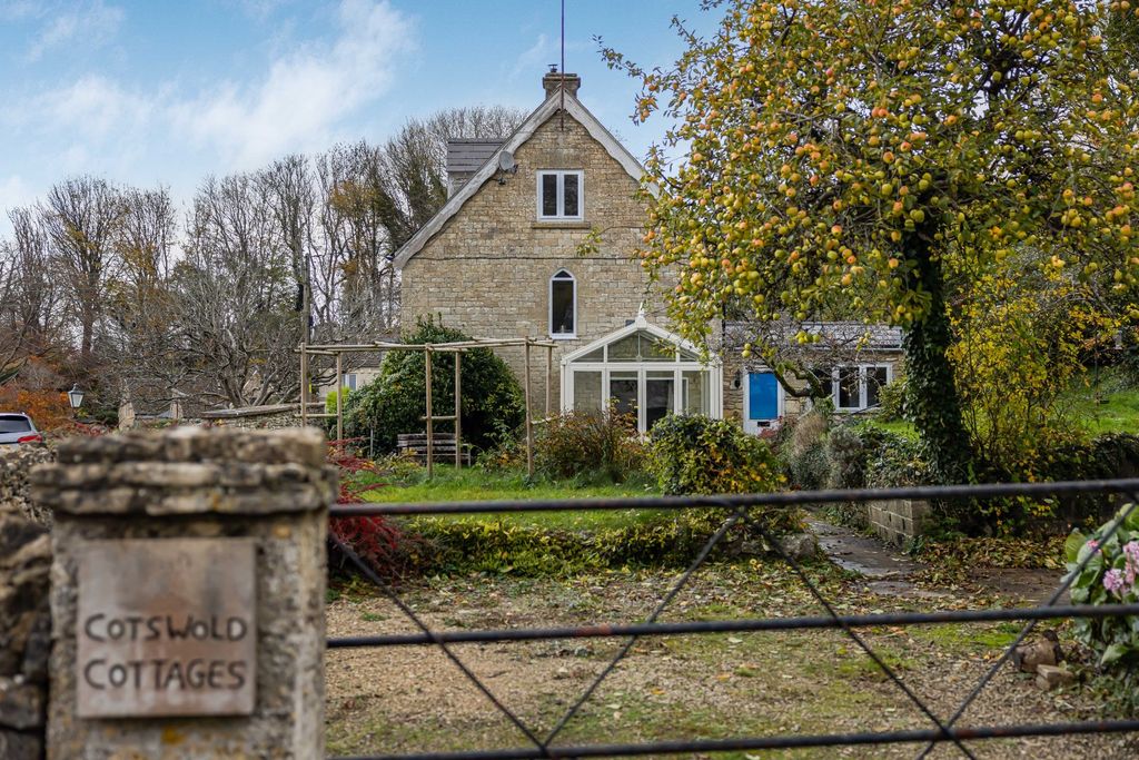 Property photo 1 of 31 Picture No. 02