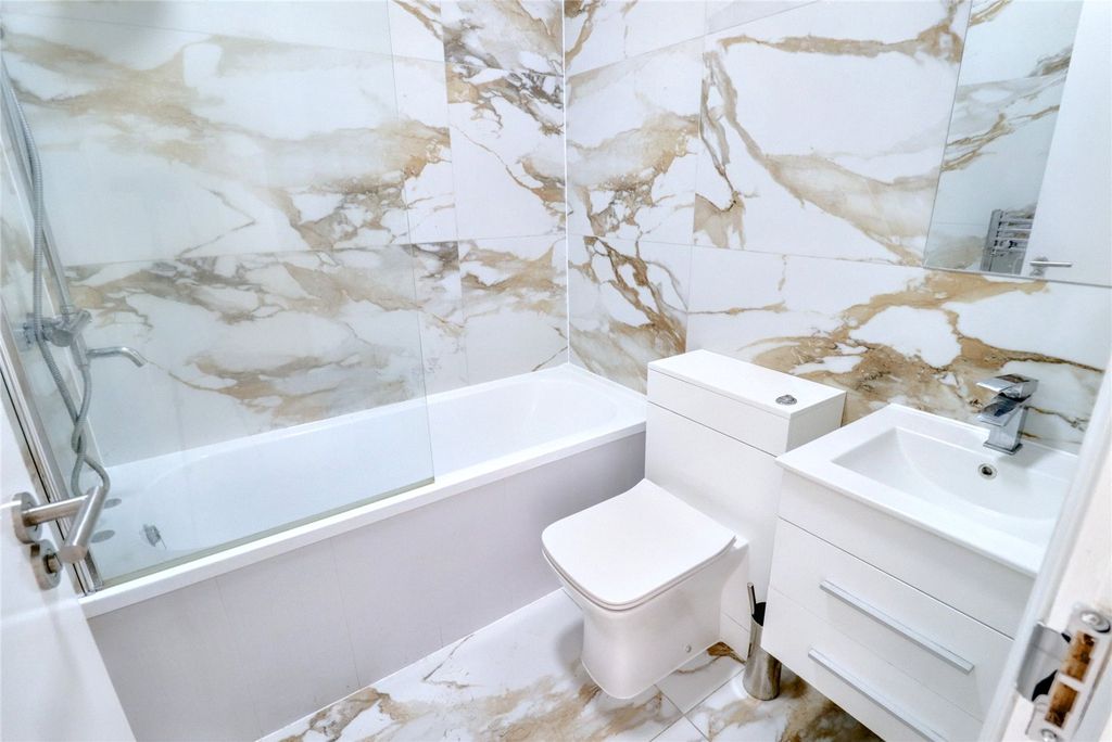 Property photo 3 of 6 Picture No. 08