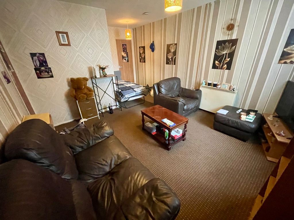 Property photo 3 of 7 4544483