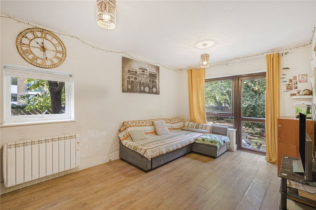 Property photo 2 of 18 Picture No. 12
