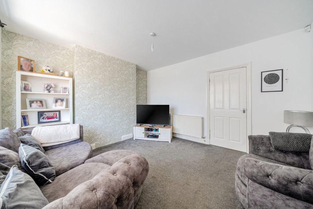 Property photo 3 of 19 19-6A79B03Edda5E-1501980-19Feb496A2Fb7-20-19.Jpg