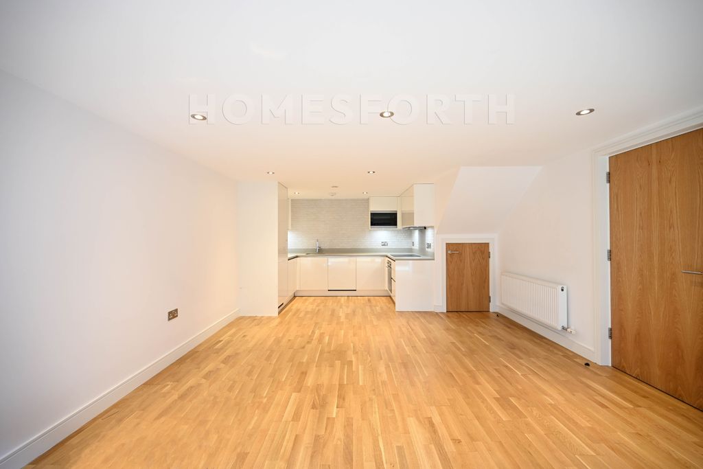 Property photo 1 of 14 Photo 7