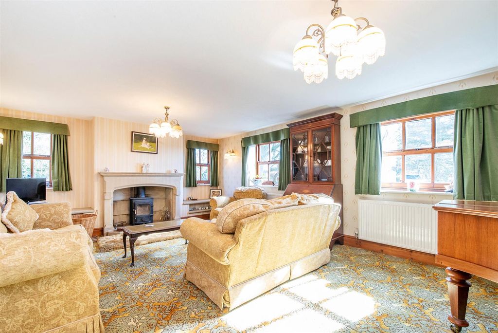 Property photo 3 of 47 Lounge