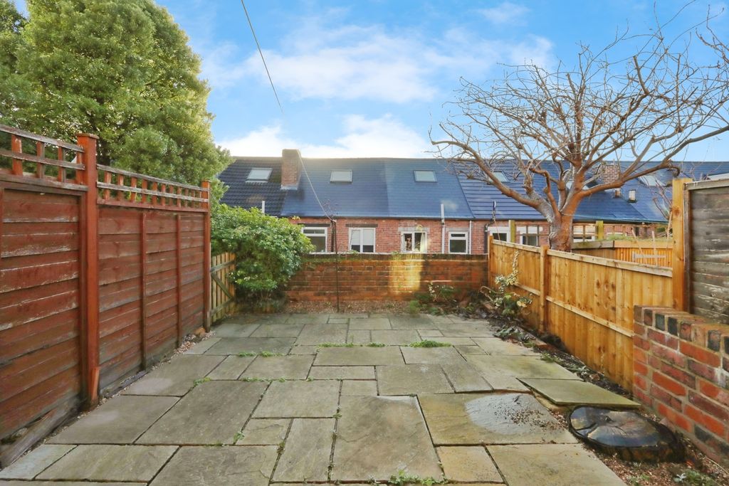 Property photo 2 of 20 Pbox-Img.Jpg