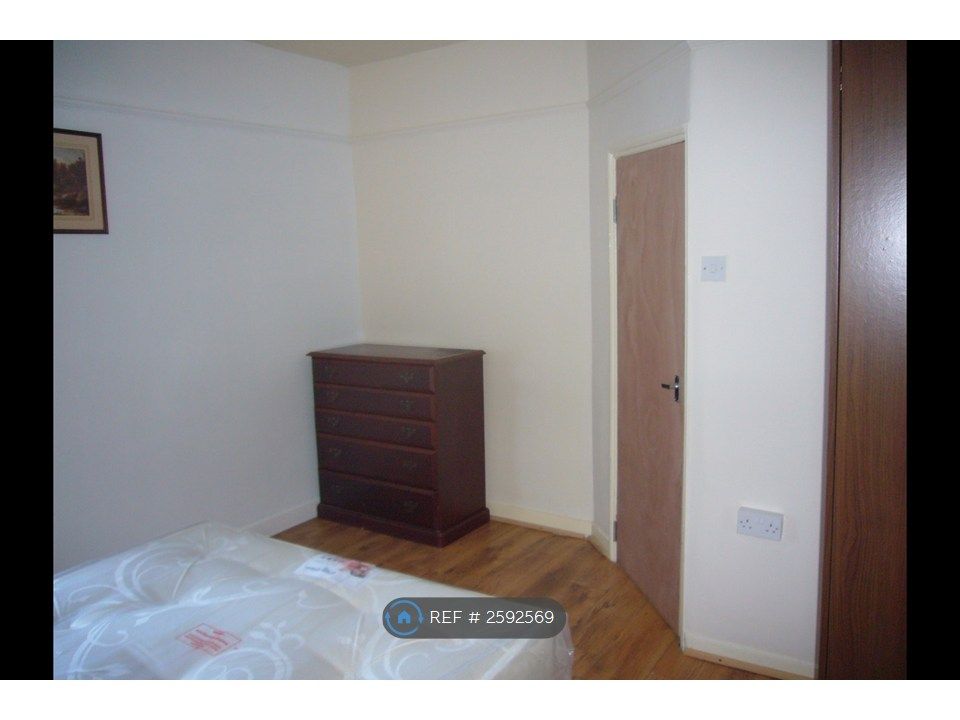Property photo 3 of 7 Bedroom