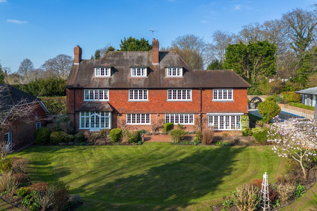 Property photo 1 of 32