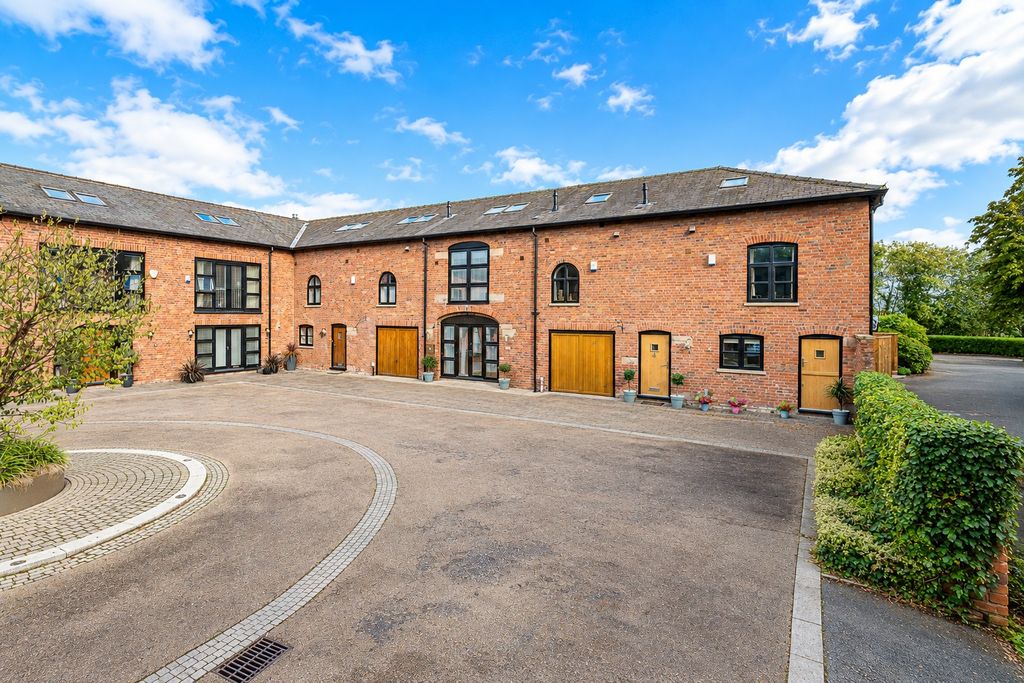Property photo 1 of 35 5516801