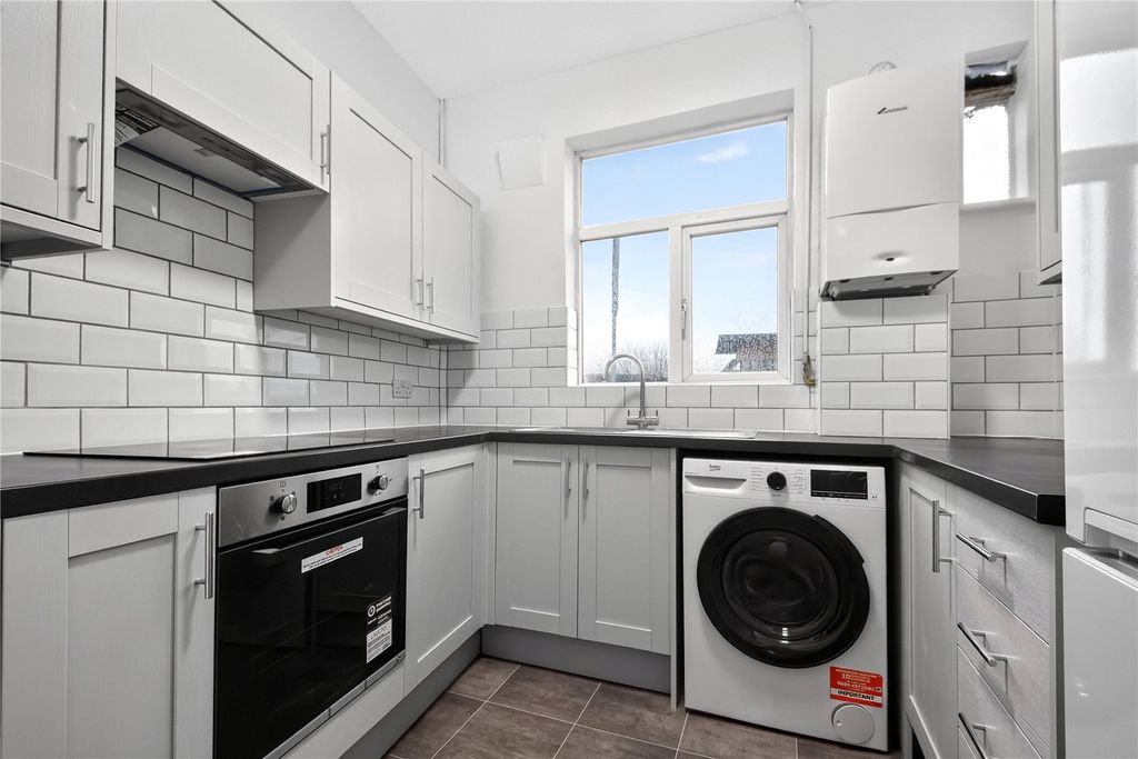 Property photo 3 of 14 Kitchen