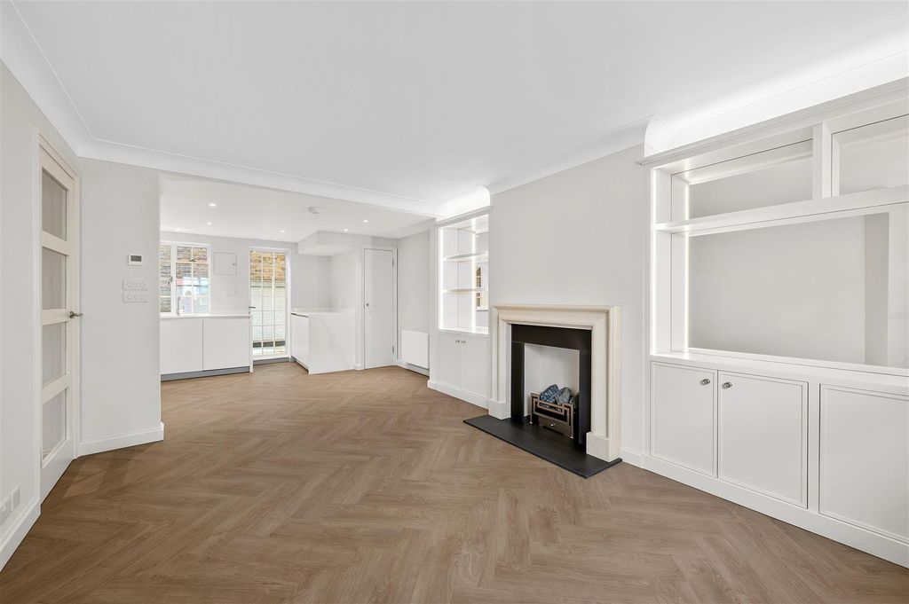 Property photo 2 of 12 Flat 1, 1A, Douro Place-3.Jpg