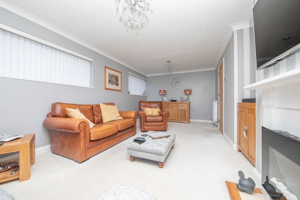 Property photo 3 of 19