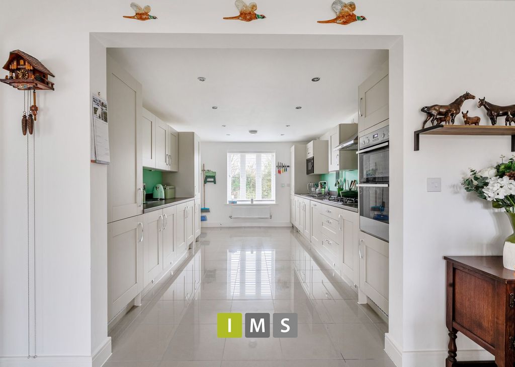 Property photo 2 of 18