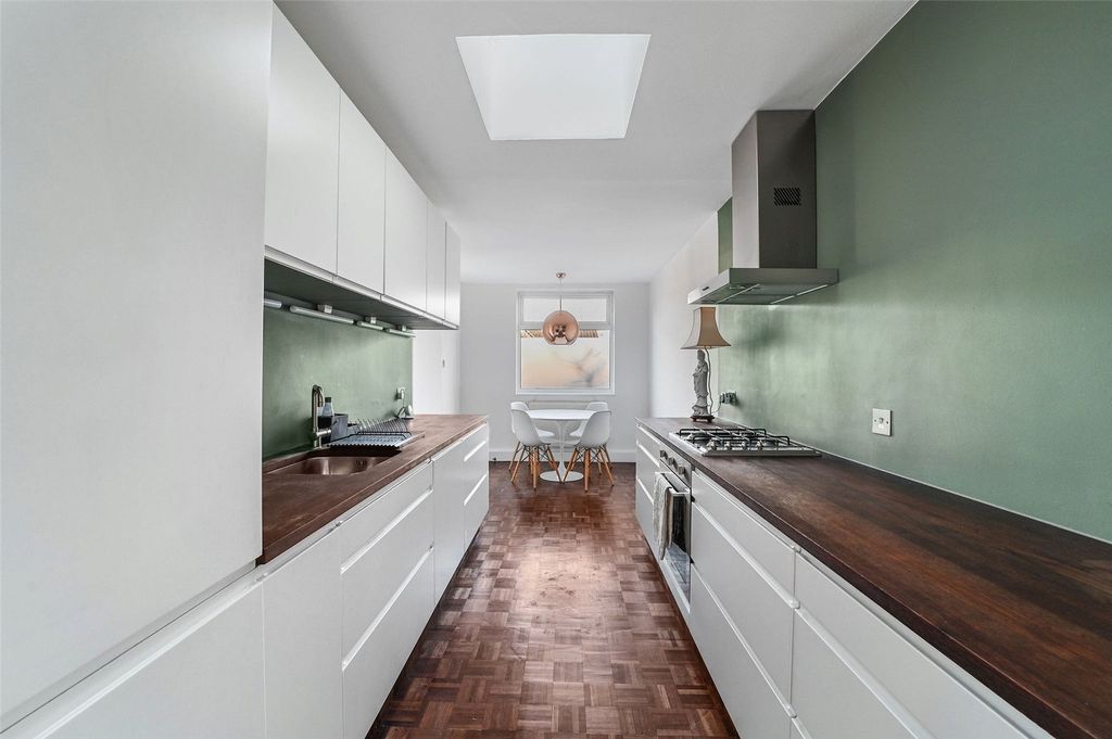 Property photo 2 of 24 Kitchen