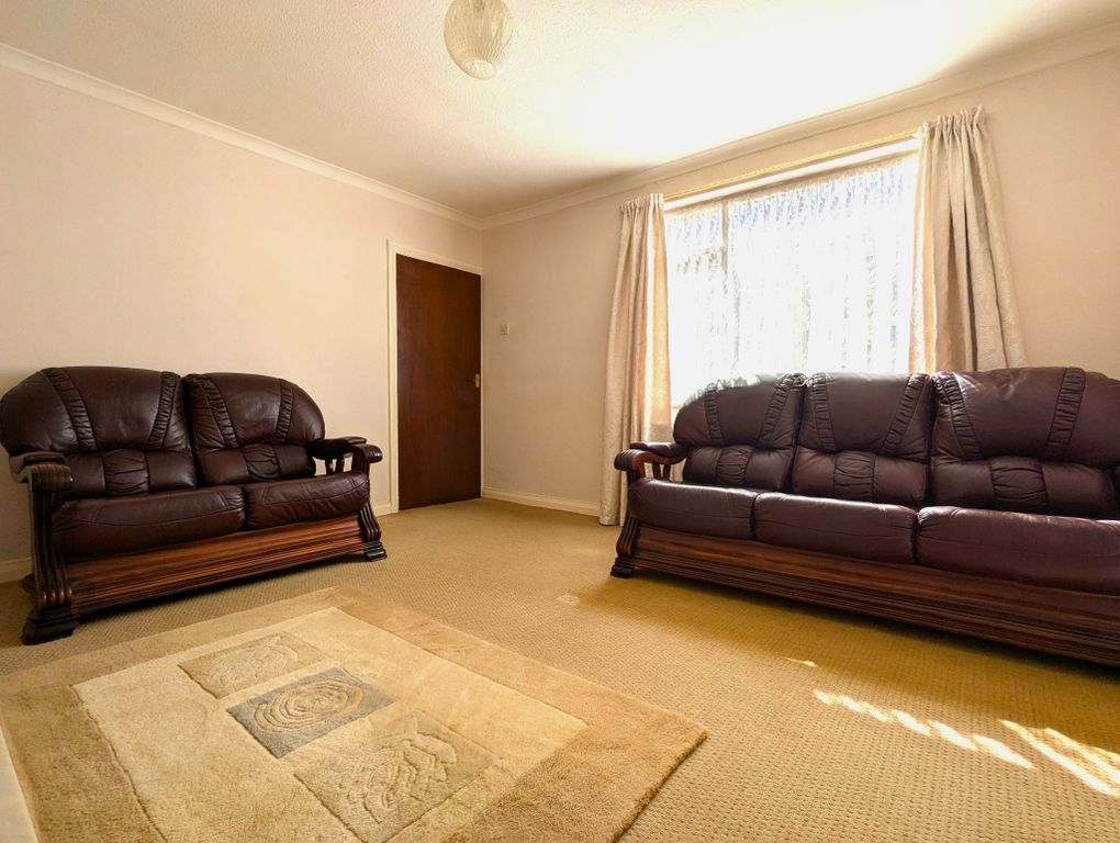 Property photo 2 of 21 Photograph 3