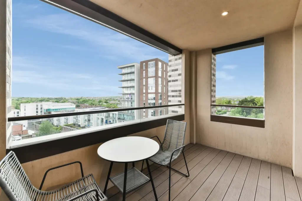 Property photo 2 of 21