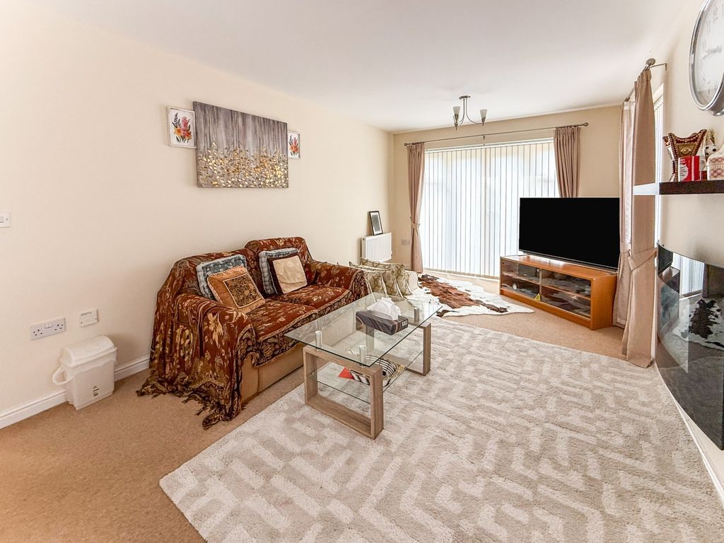 Property photo 3 of 17 Image 2