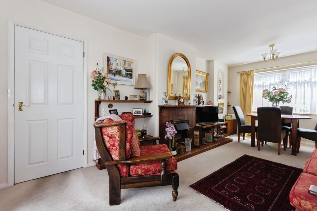Property photo 3 of 19 Pbox-Img.Jpg