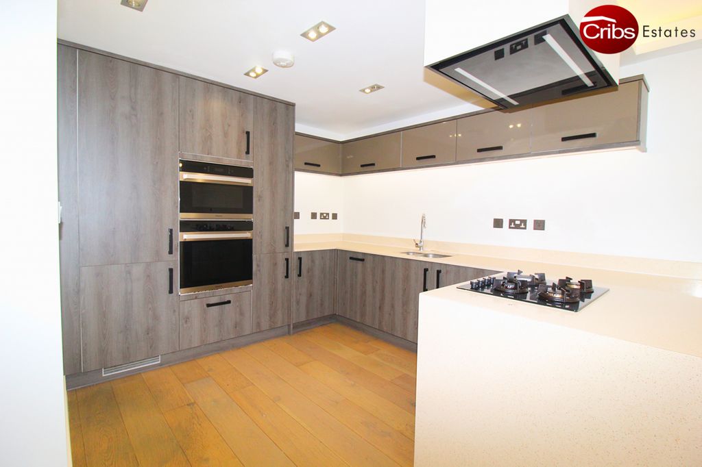 Property photo 3 of 11 Gallery