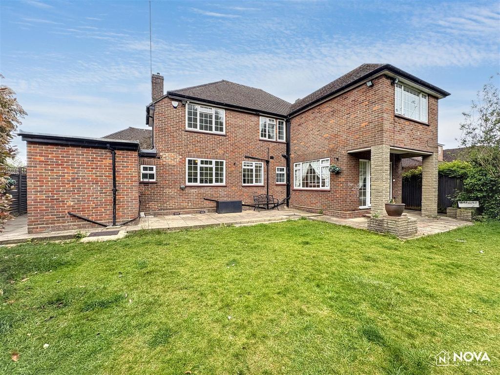 Additional image 34 of 4 bed detached house for saleOld Bedford Road, Luton LU2