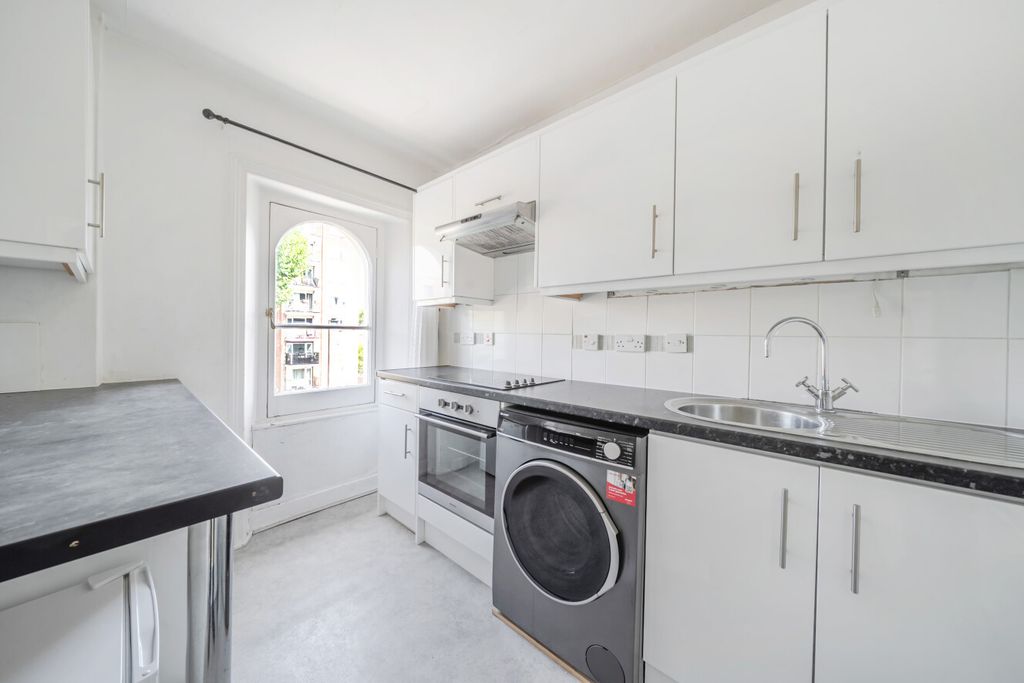 Property photo 2 of 9 1509497-10-1A00F2...