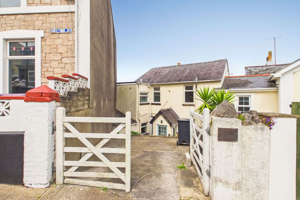 Property photo 1 of 13