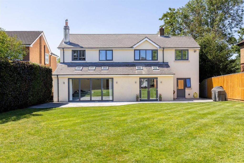 Property photo 2 of 33 32Manoravenue-8.Jpg