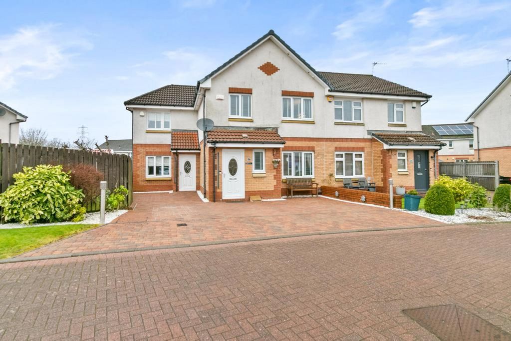 Property photo 1 of 32