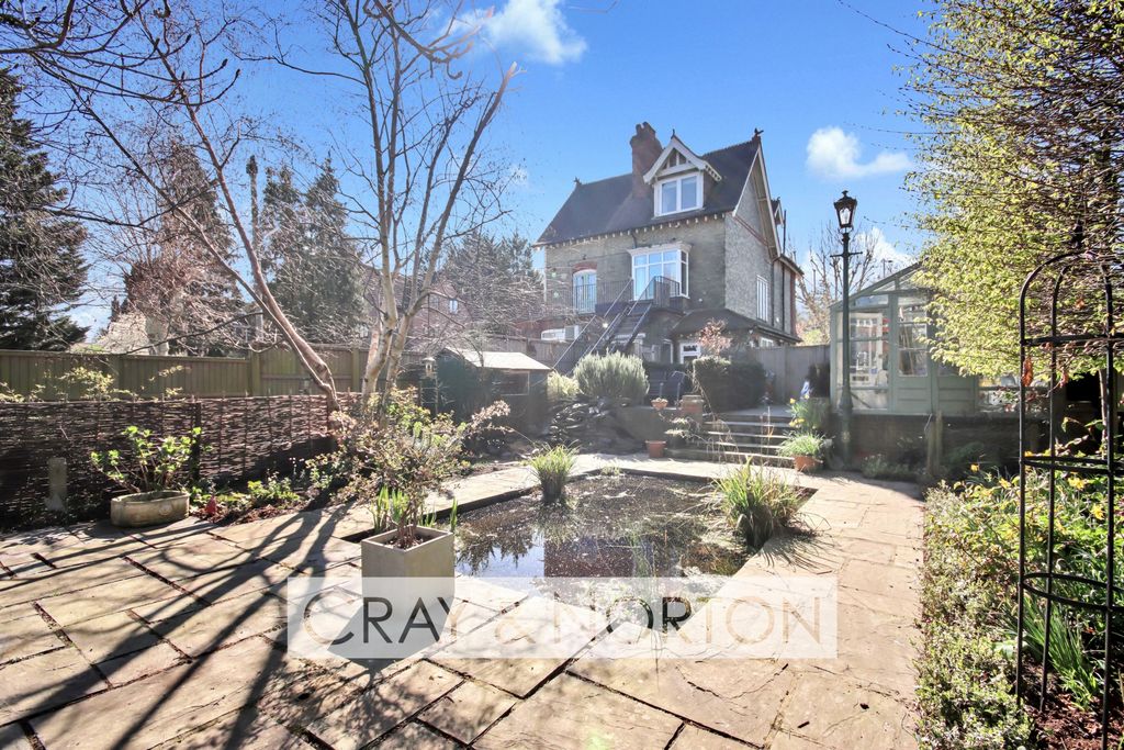 Property photo 1 of 29 Photo 14