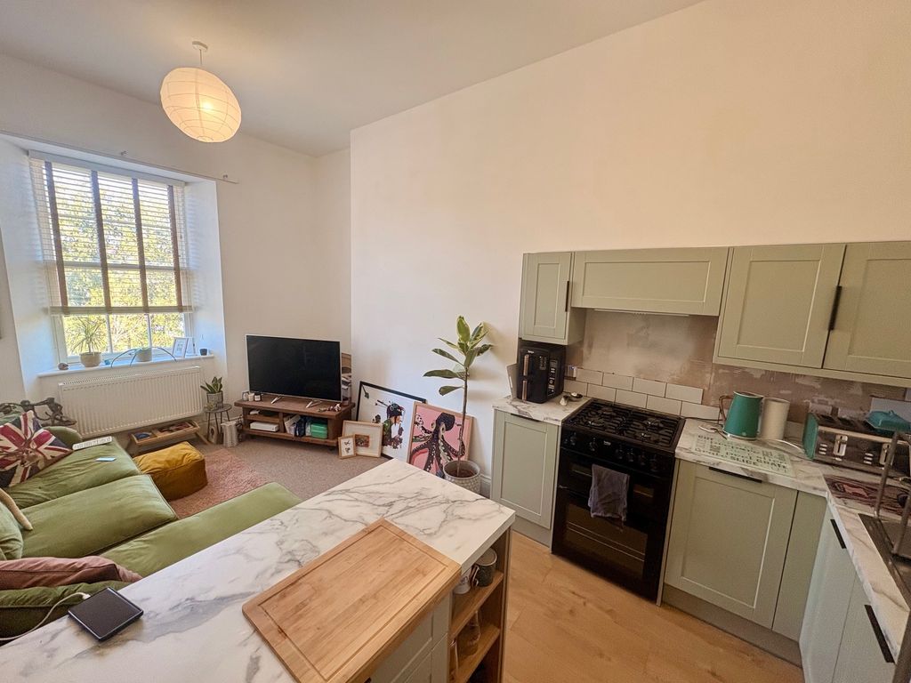 Property photo 1 of 12 Image