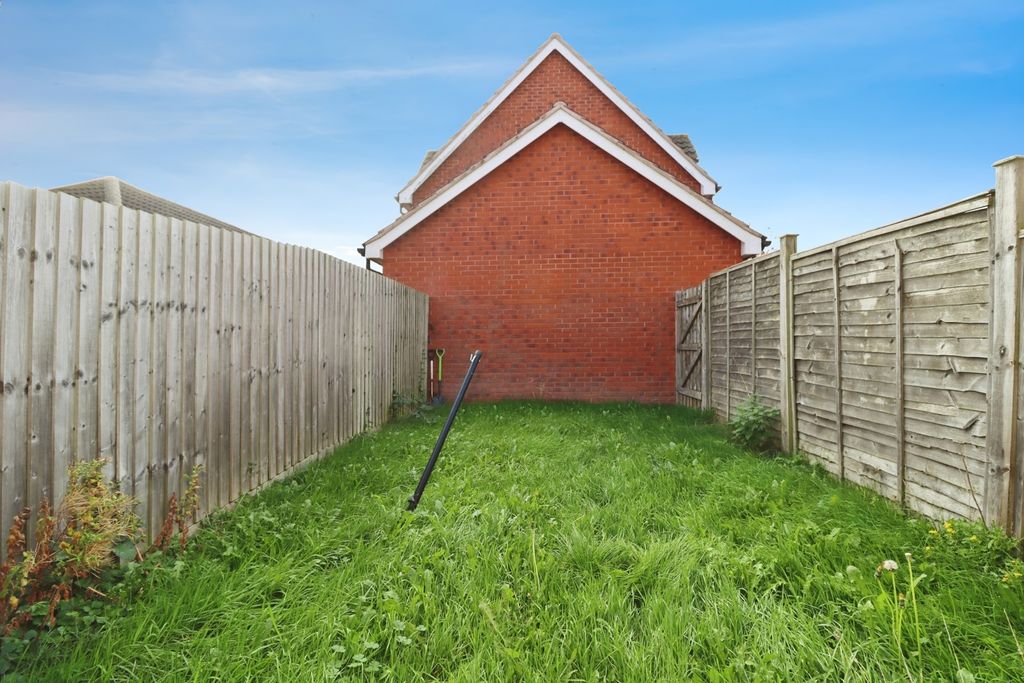 Property photo 3 of 17 Garden