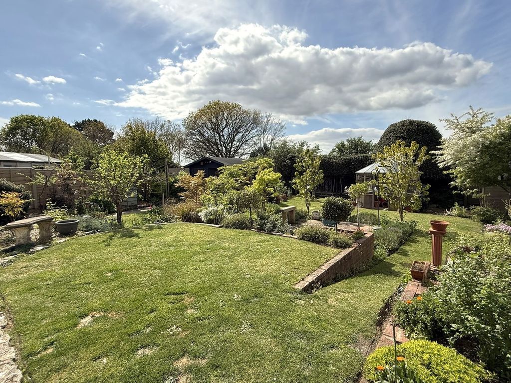 Property photo 2 of 37