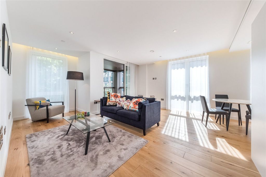 Property photo 1 of 17 Reception