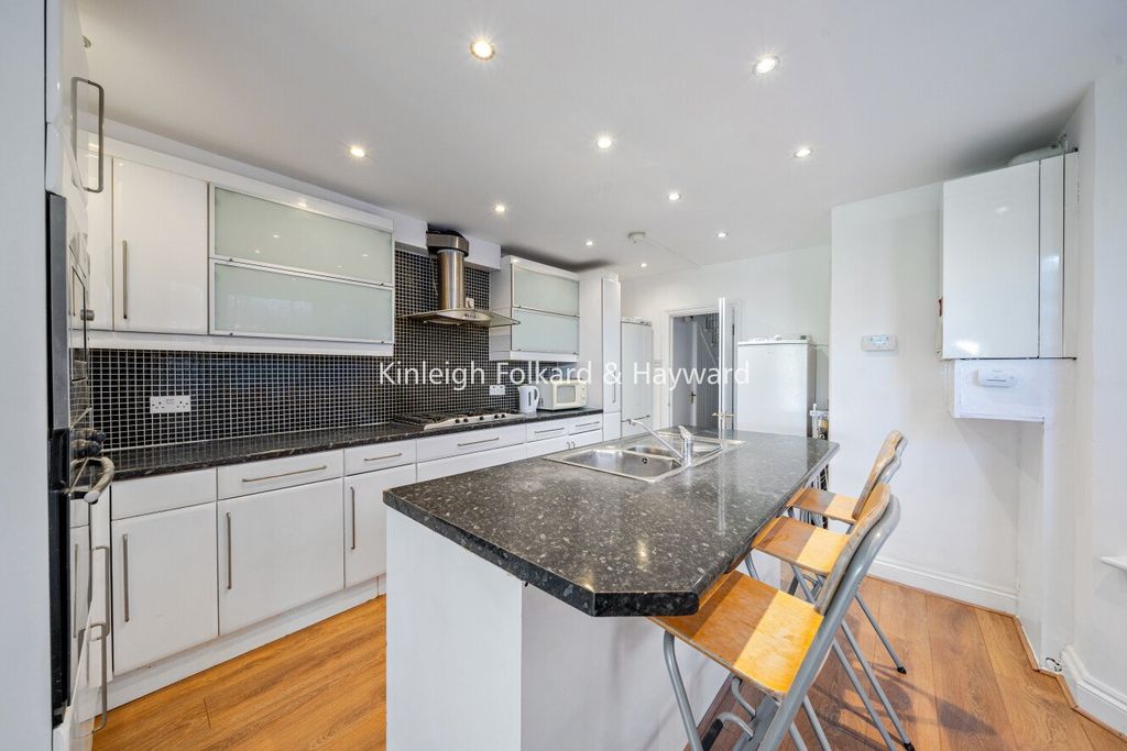 Property photo 1 of 16 Picture No. 22