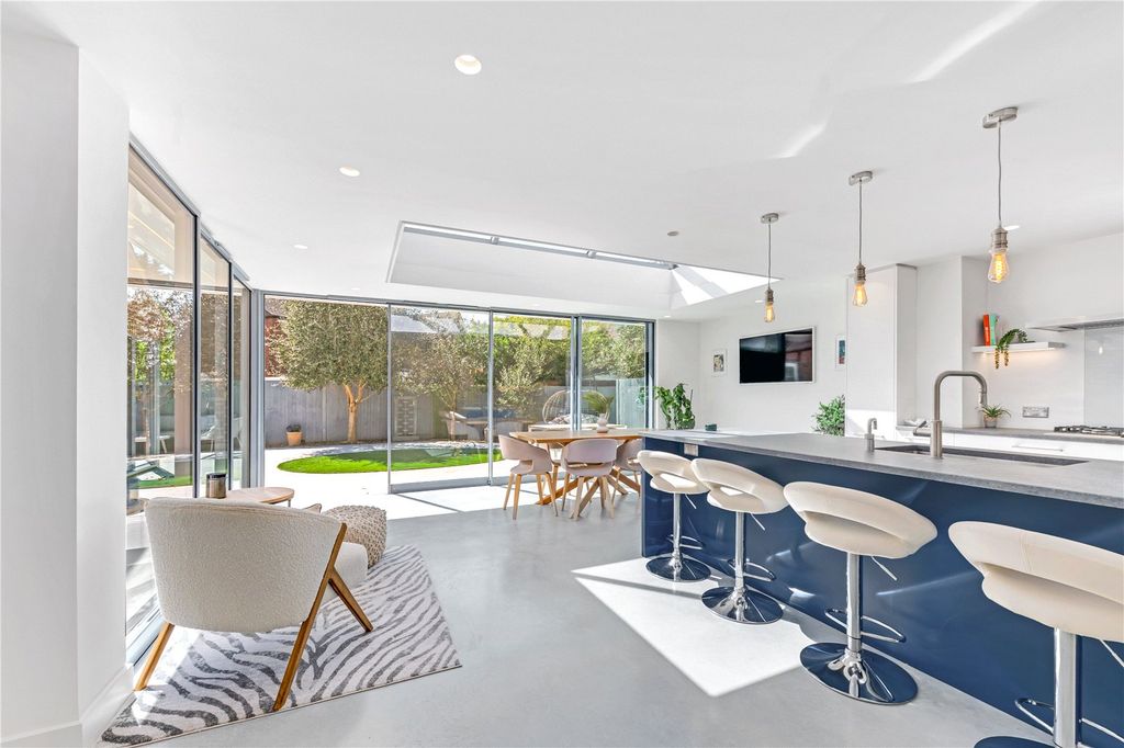 Property photo 2 of 24 Picture No. 07