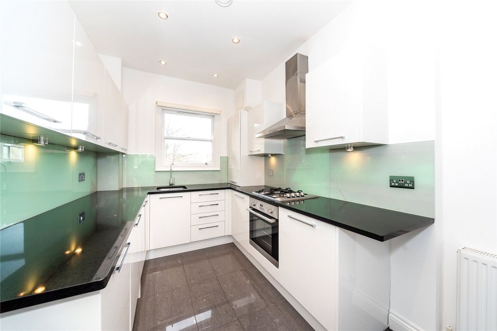 Property photo 3 of 10 Picture No. 01