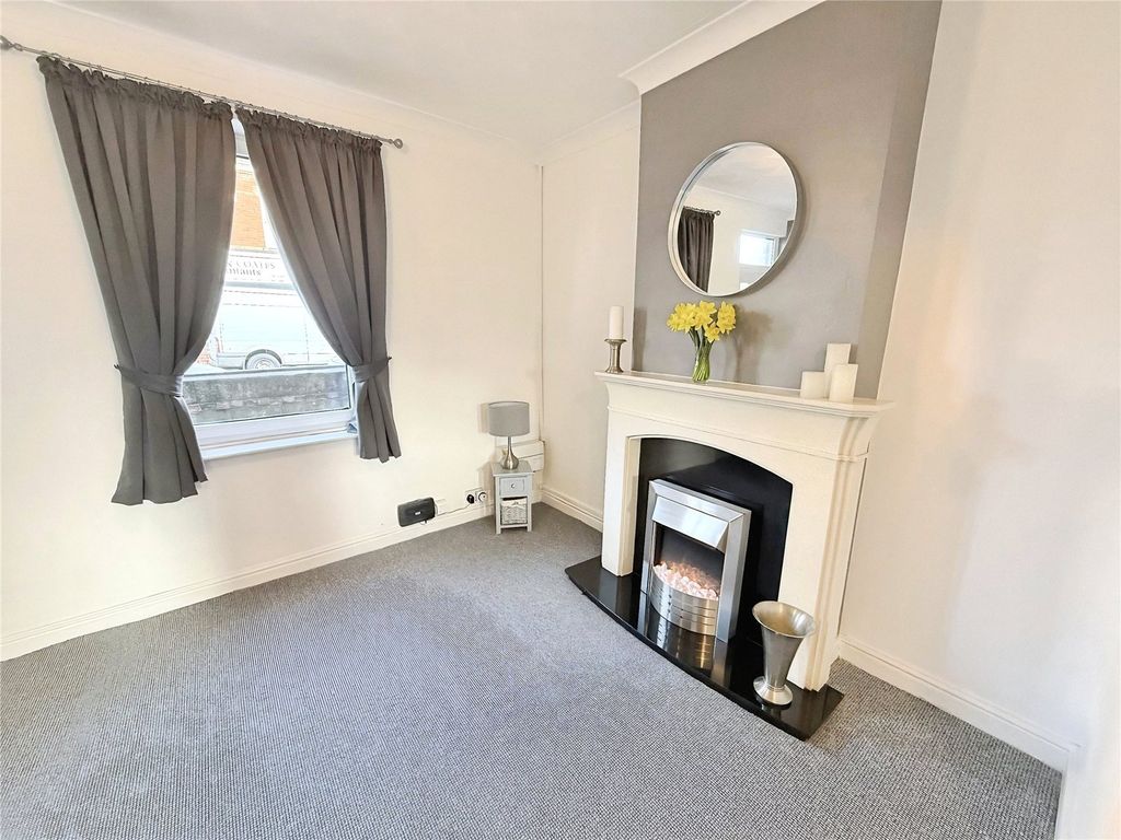 Property photo 3 of 15 Living Room