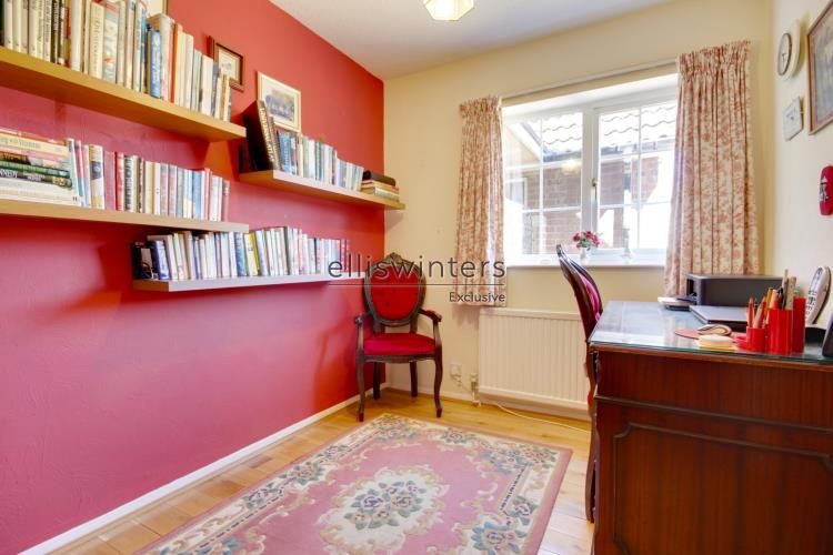 Property photo 2 of 25