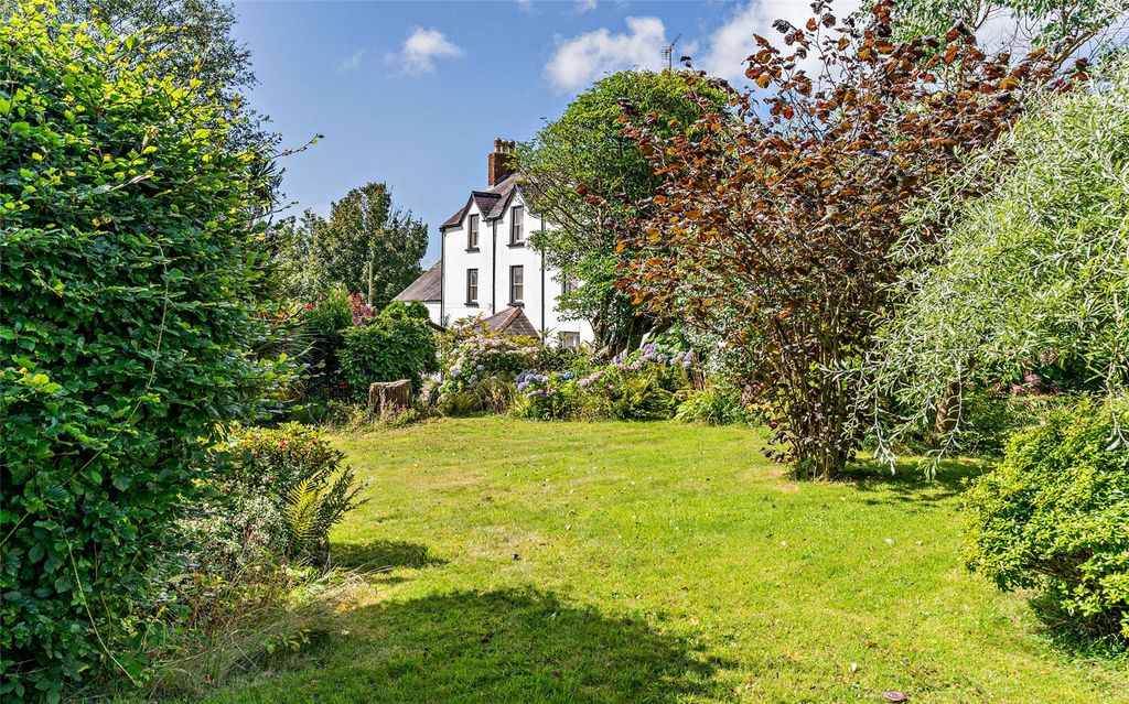 Property photo 3 of 33 Picture No. 08