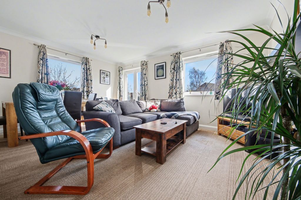 Property photo 2 of 12