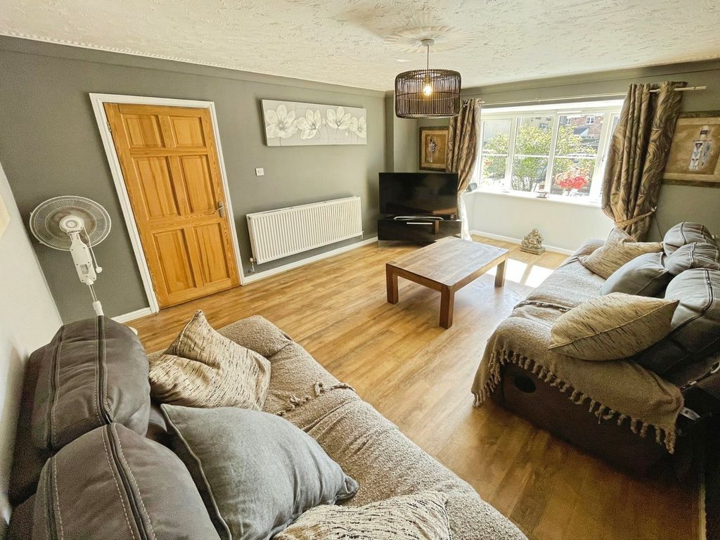 Property photo 2 of 33