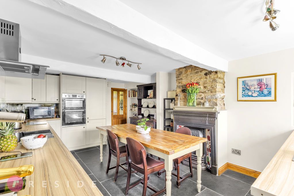 Property photo 3 of 24 Breakfast Kitchen