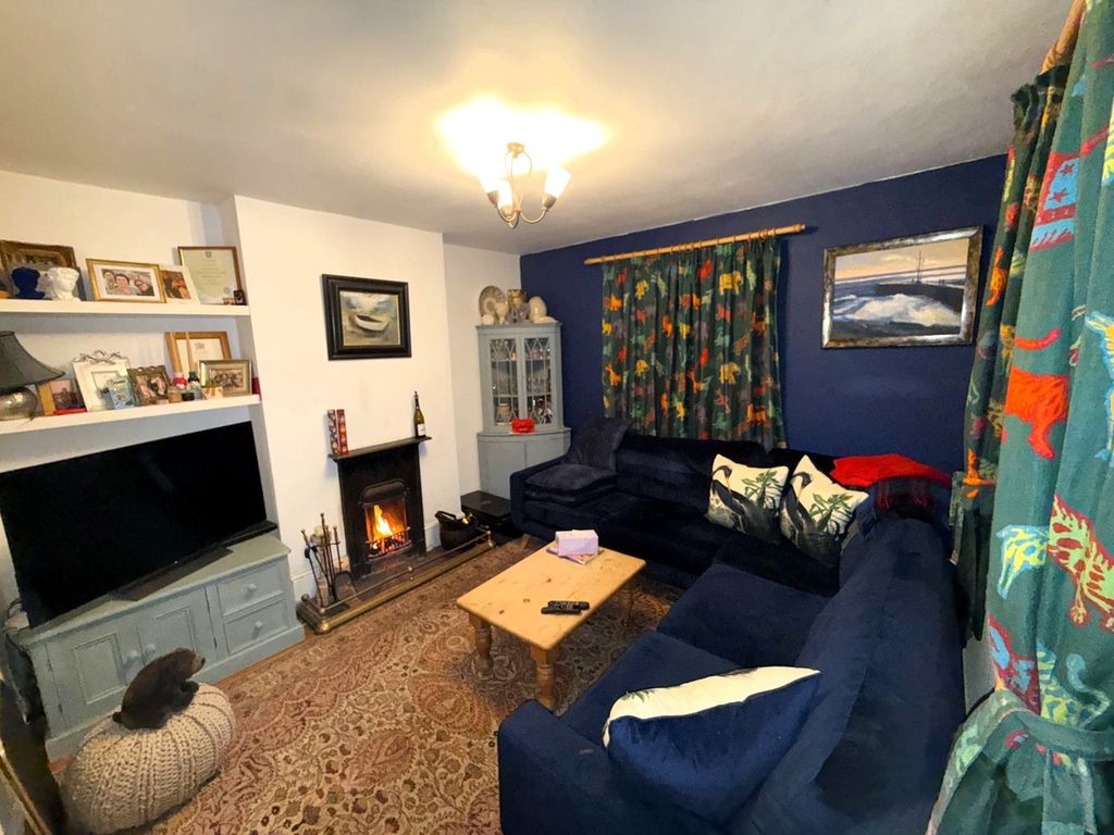 Property photo 2 of 19