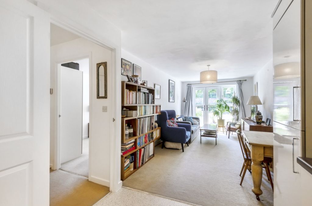 Property photo 2 of 12 865405 (2)