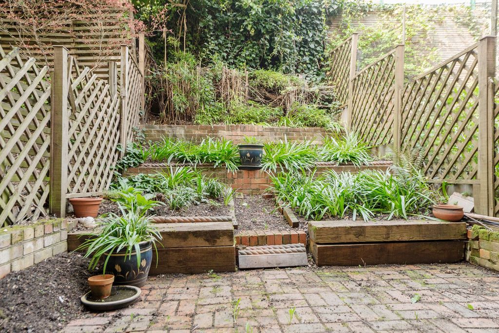 Property photo 3 of 20