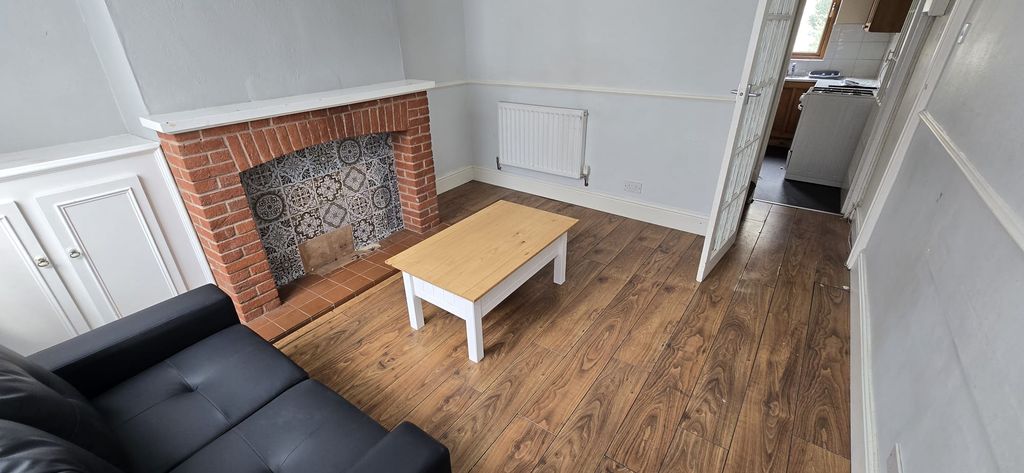 Property photo 2 of 11 Photo 1