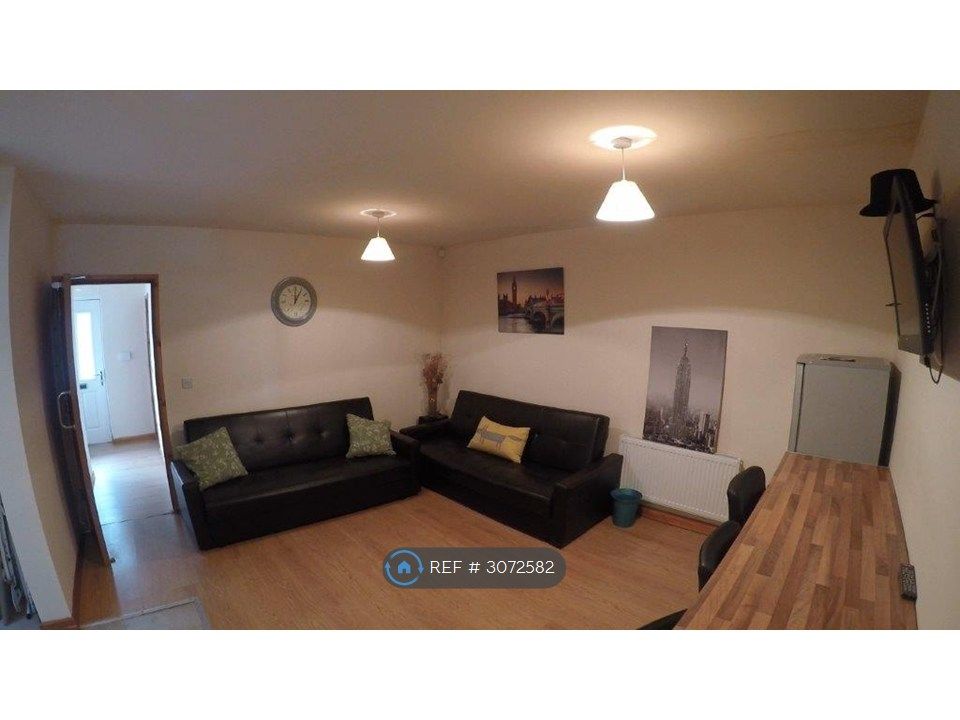 Property photo 1 of 14 Lounge