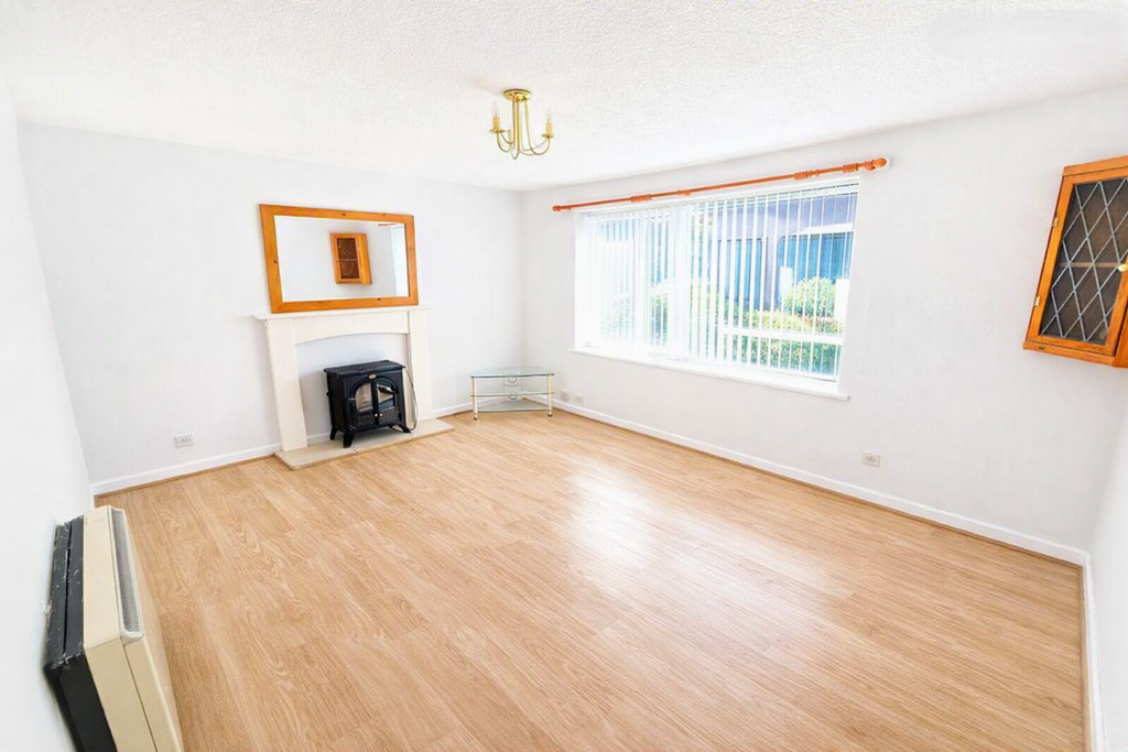 Property photo 1 of 4