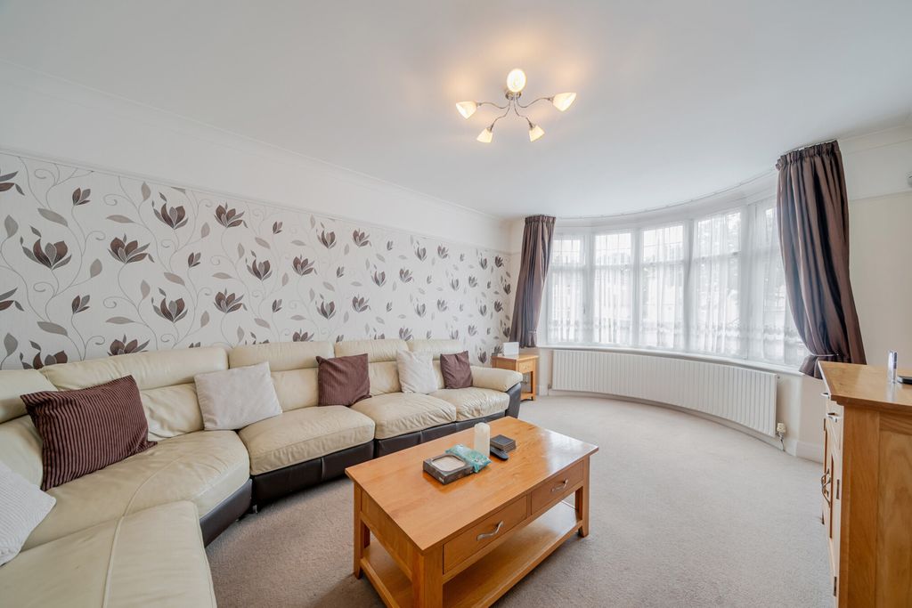 Property photo 2 of 24 1477213-15-6A2Bdd...